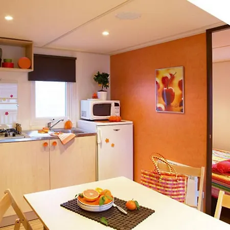 キャンプ場 Camping De La Ferme Des Aulnes Nampont-Saint-Martin