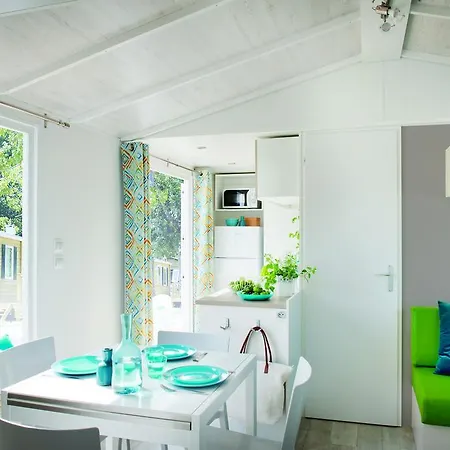 キャンプ場 Camping De La Ferme Des Aulnes Nampont-Saint-Martin
