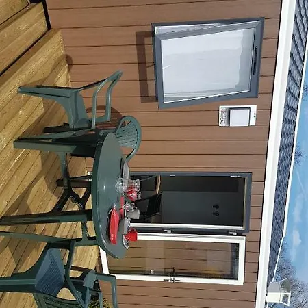 キャンプ場 Camping De La Ferme Des Aulnes Nampont-Saint-Martin